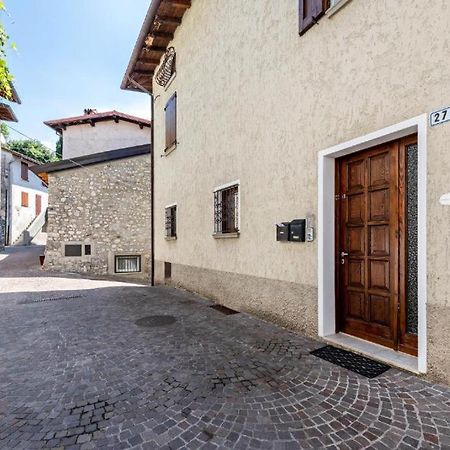 Апартаменты Casa Italo Гардоне Ривьера Экстерьер фото